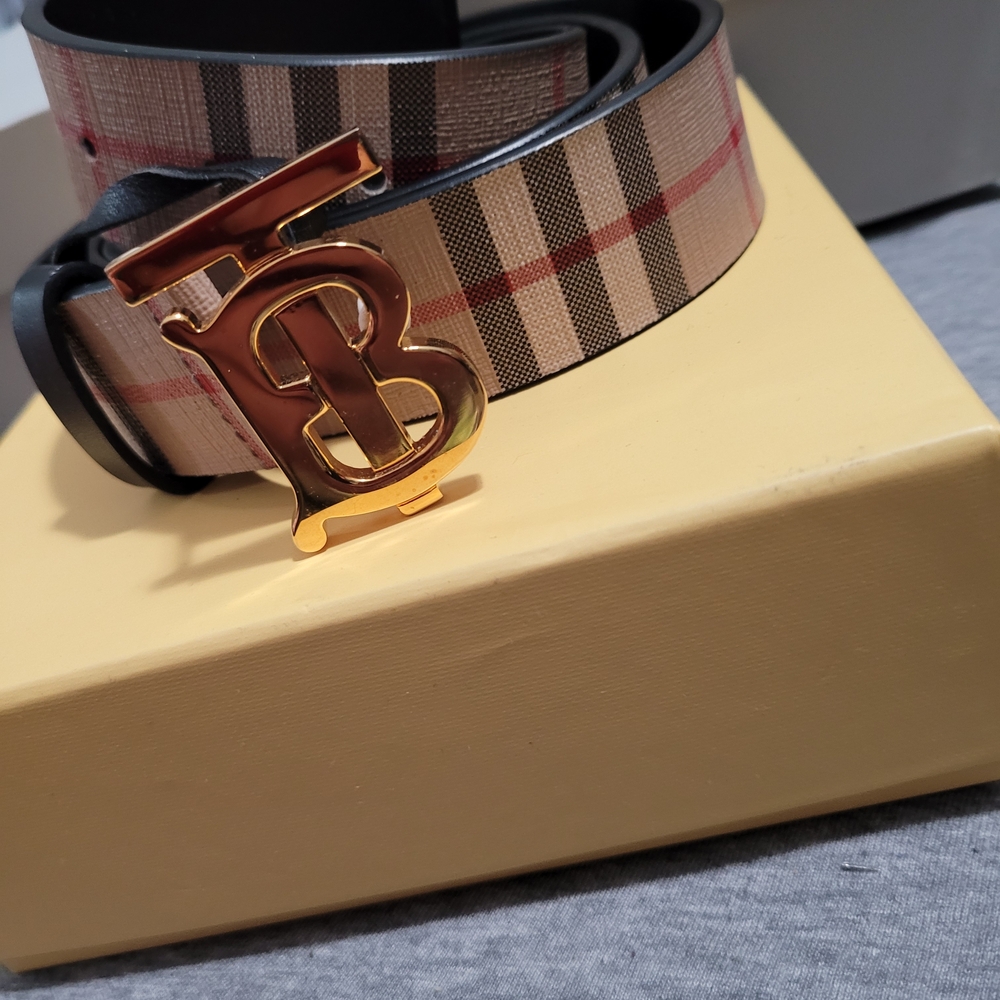Burberry Gold Buckle Tan and Black Belt - Picture 3 of 4